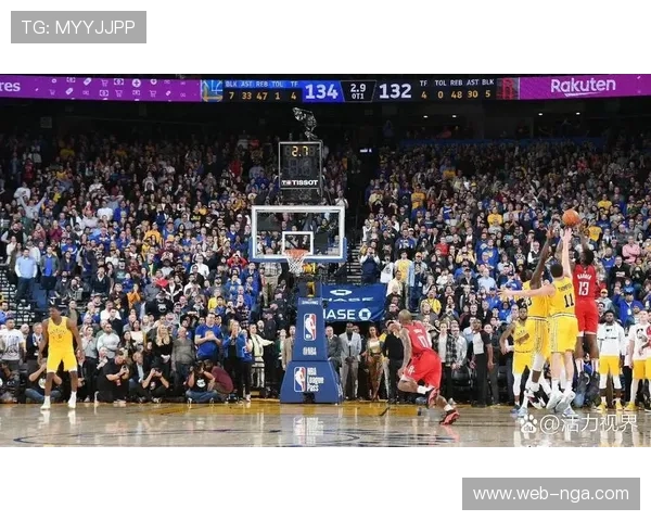 国王客场挑战公牛关键时刻失误 多重不利因素影响战局 国王客场挑战公牛关键时刻失误 多重不利因素影响战局