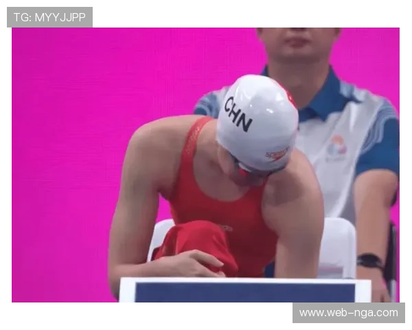 游泳选手王谷开来仰泳突破，称举重核心训练提升水下爆发力