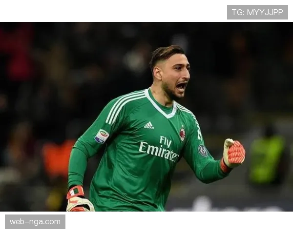 巴黎圣日耳曼门将多纳鲁马连续两次神扑，力保球门不失